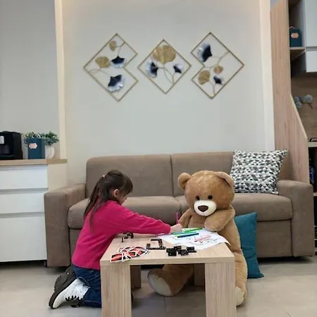 Teddy's Luminoso Accogliente E Moderno Racale