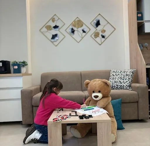 Teddy's Luminoso Accogliente E Moderno Racale